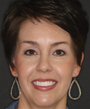 HollyHeadshot-1